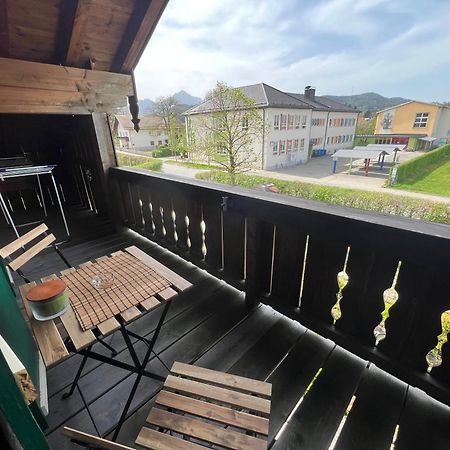 Gemuetliche Dachgeschosswohnung Mit Balkon Ainring Extérieur photo
