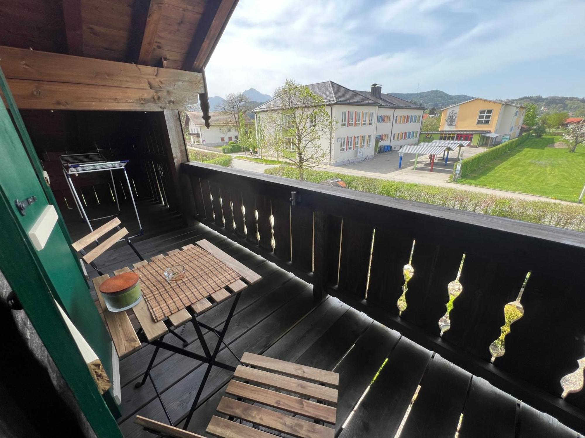 Gemuetliche Dachgeschosswohnung Mit Balkon Ainring Extérieur photo