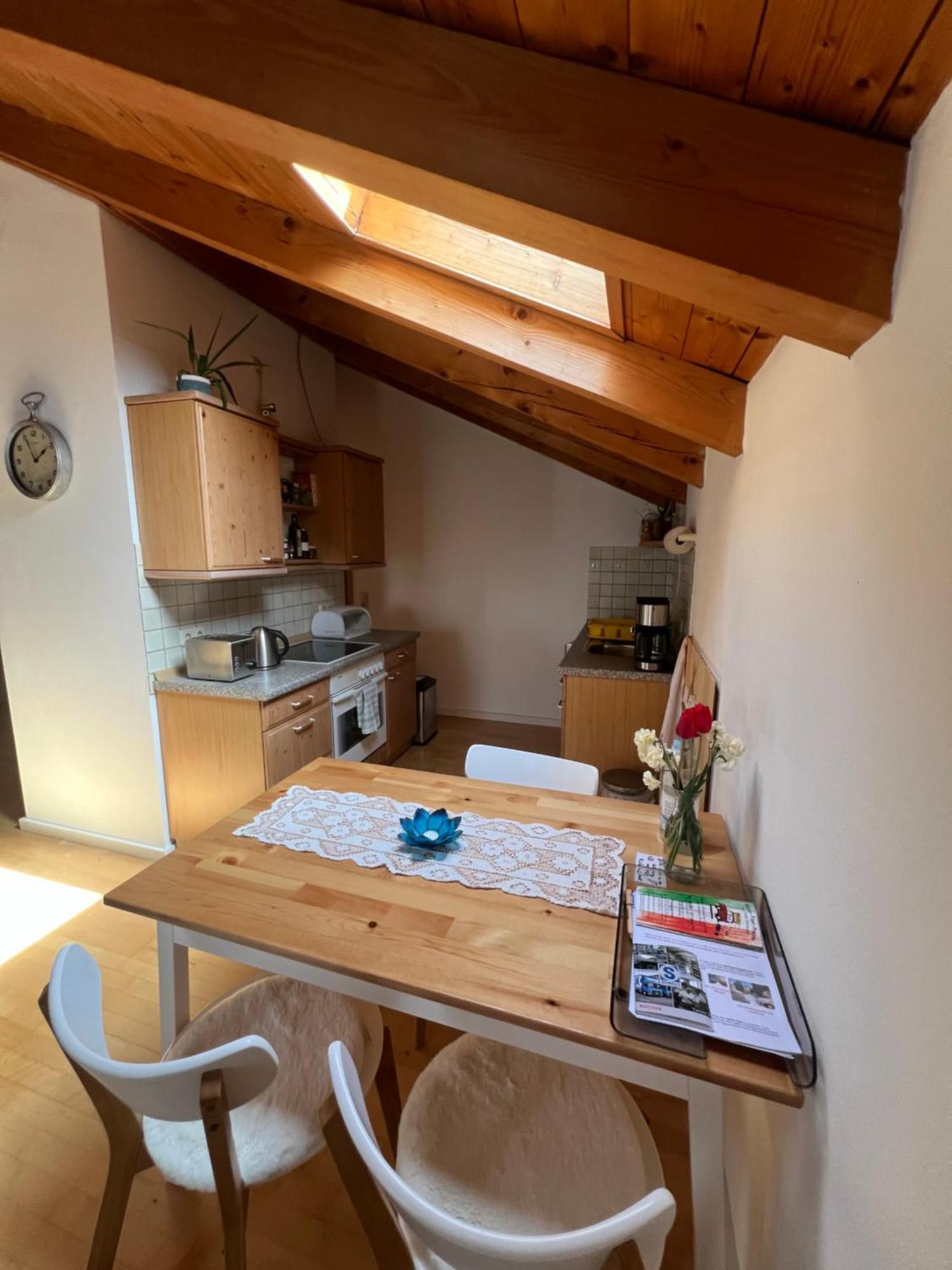 Gemuetliche Dachgeschosswohnung Mit Balkon Ainring Extérieur photo